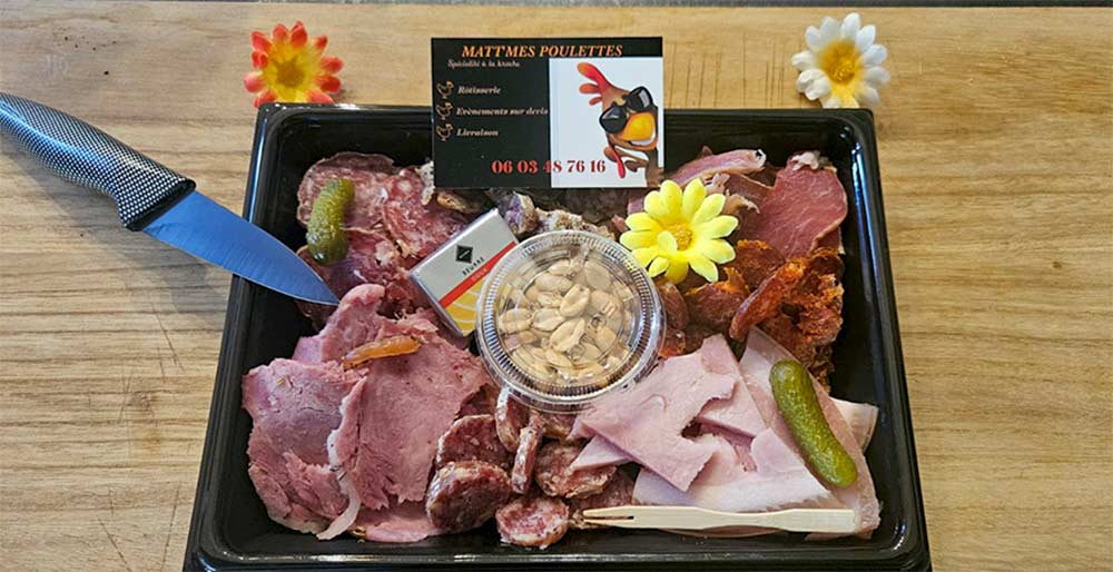 Spécialité saucisson catalan - MATT’MES POULETTES dans le Gard (30) : Box Apéro  » composé de charcuterie : : chorizo, jambon blanc, fuets aux choix ainsi que nos rôtisserie : jambonneaux, cuisses de canard et dinde … le mercredi, à Saze